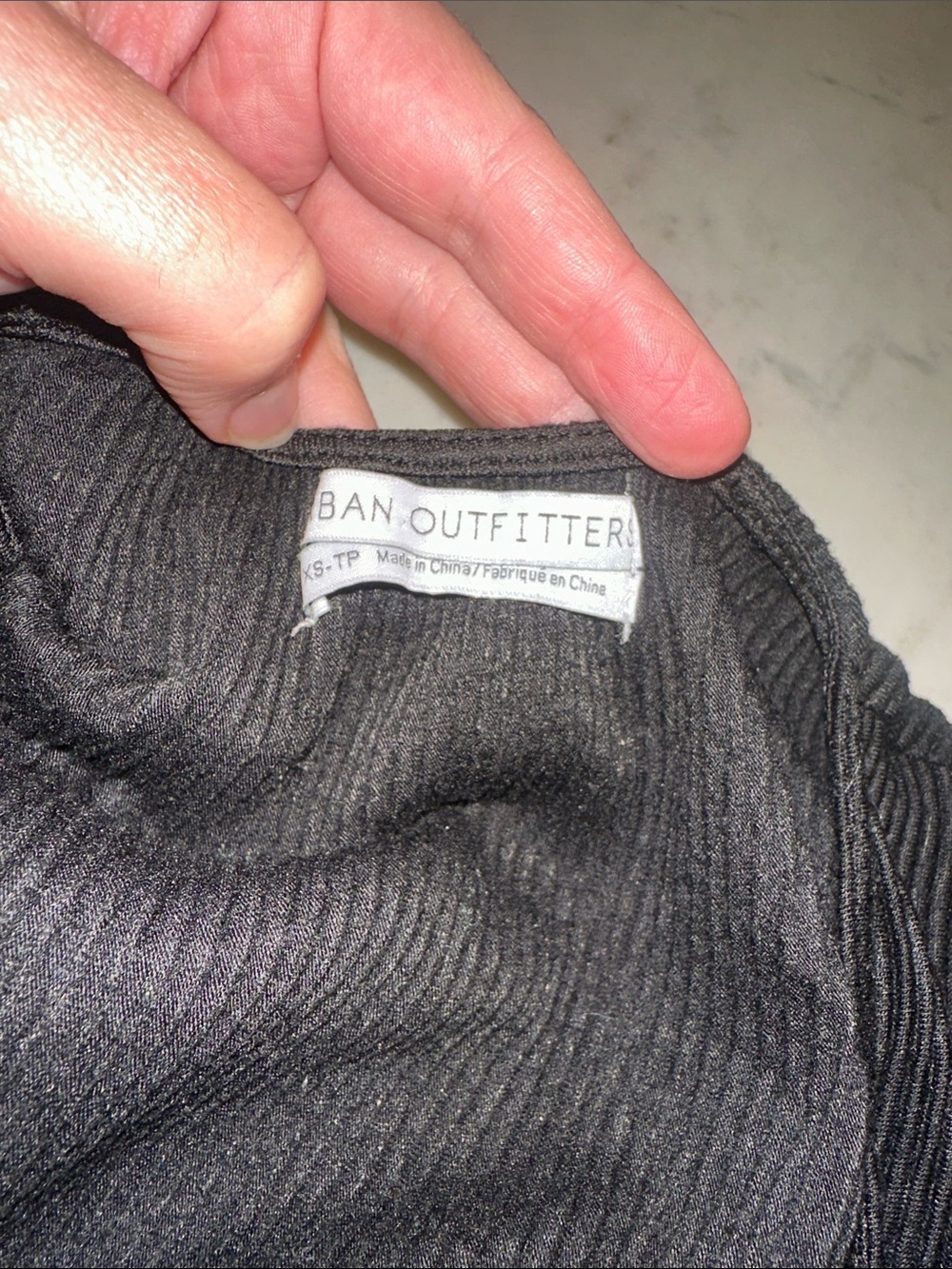 Urban outfitters Black Pleated V-Neck Flutter Sleeve Top size XS - Picture 3 of 6